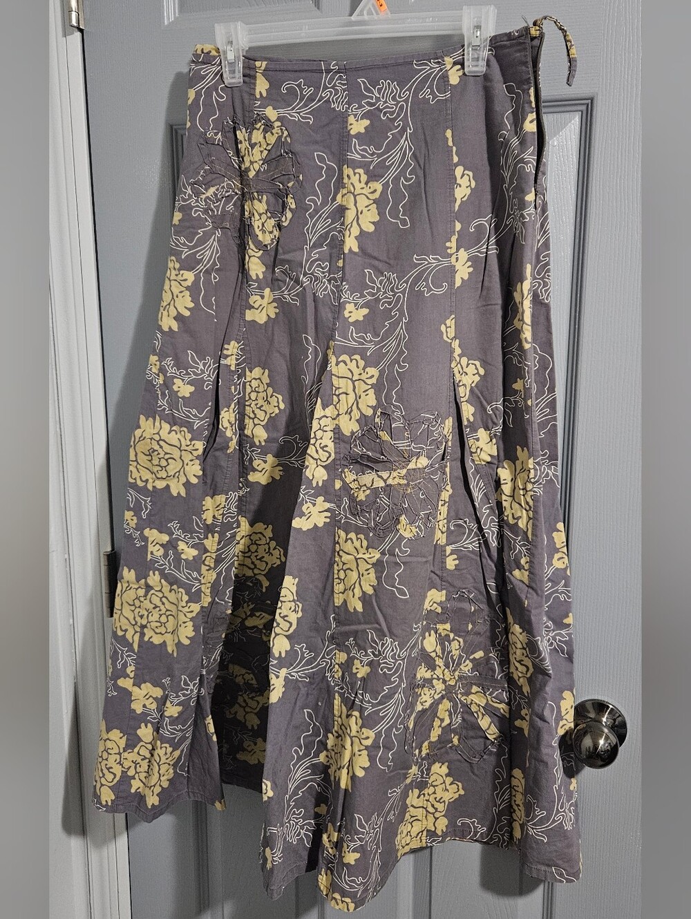 Floral A-Line Midi Skirt in Gray and Yellow